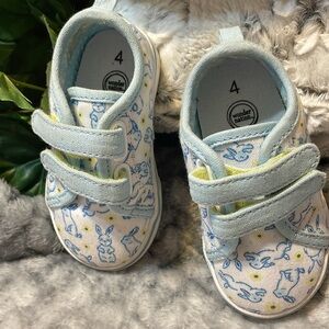 Wonder Nation Velcro boys shoes baby SZ: 4 blue & white running rabbits LIKE NEW
